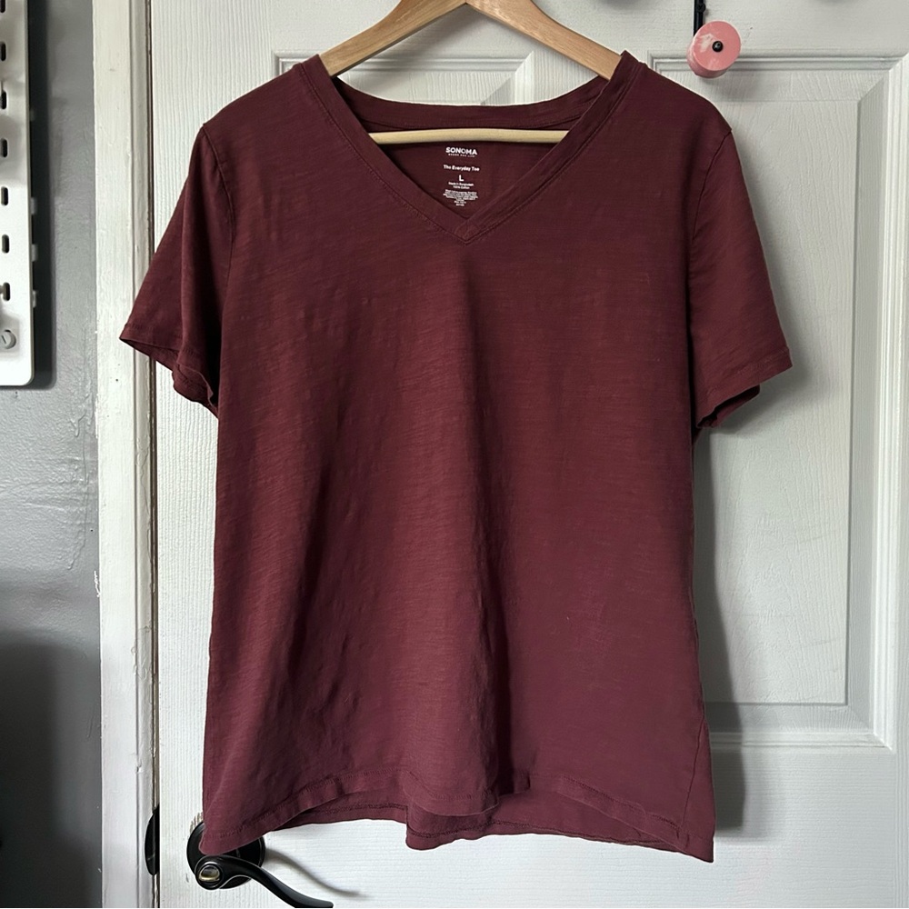 Croft & Barrow Women's V-Neck Short Sleeve Tee - Wine
